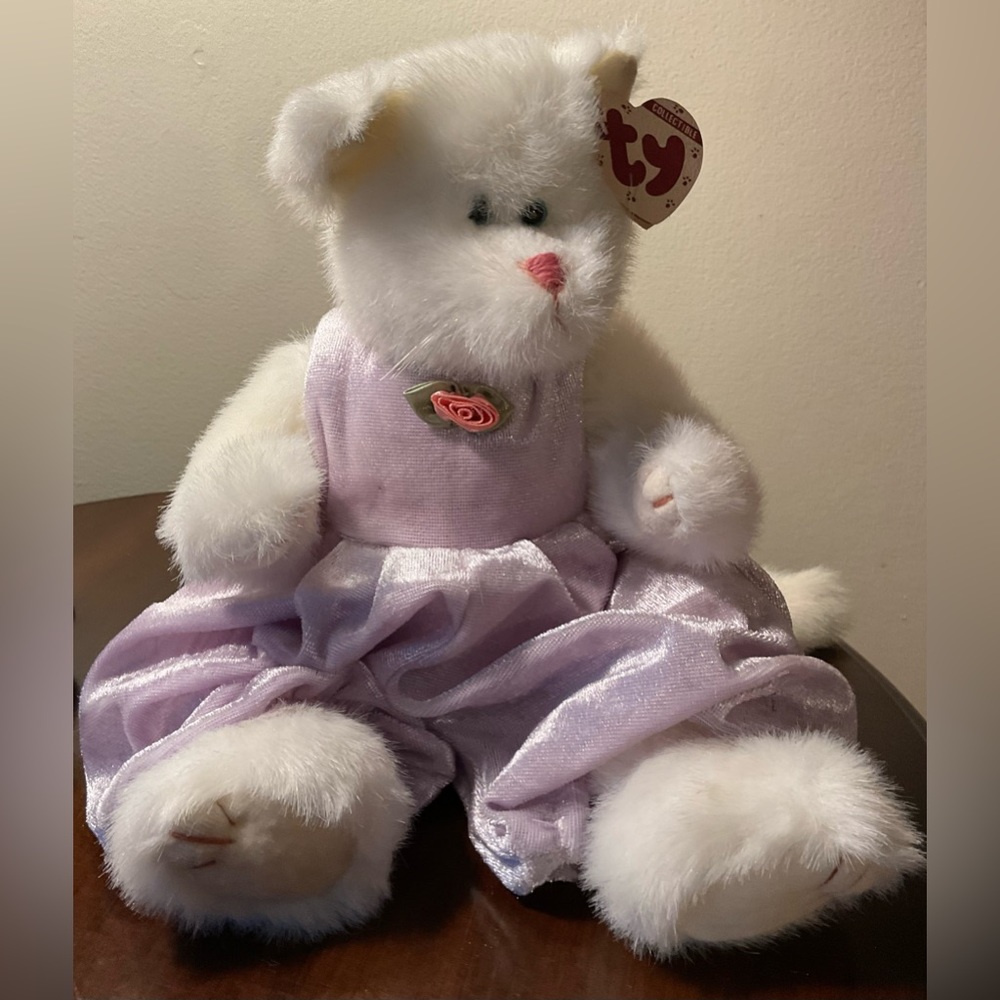 Ty Amethyst large white cat from the Attic Treasures Collection